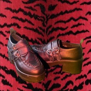 Black Heart Shaped💗 :Koi Footwear/ Doll Skill Platforms

Paid 55$